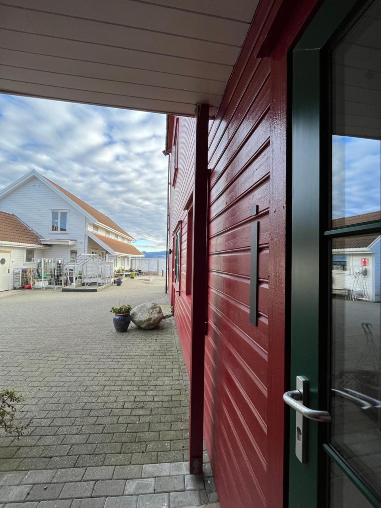 Østhusvik Sjoberg Hotell Og Ferie Leiligheter מראה חיצוני תמונה